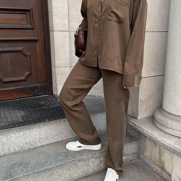 Djerf Avenue On The Go Pants Mocha - Picture 2 of 7